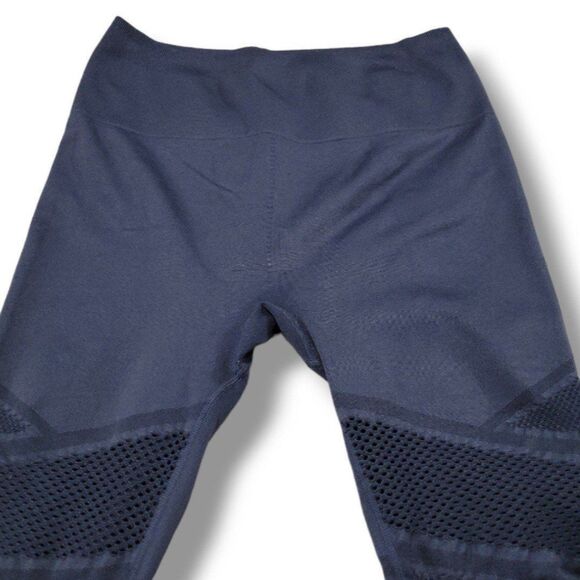 Fabletics Pants Size Medium W25"L23 Mosaic High Waisted 7/8 Leggings Activewear - Picture 4 of 8